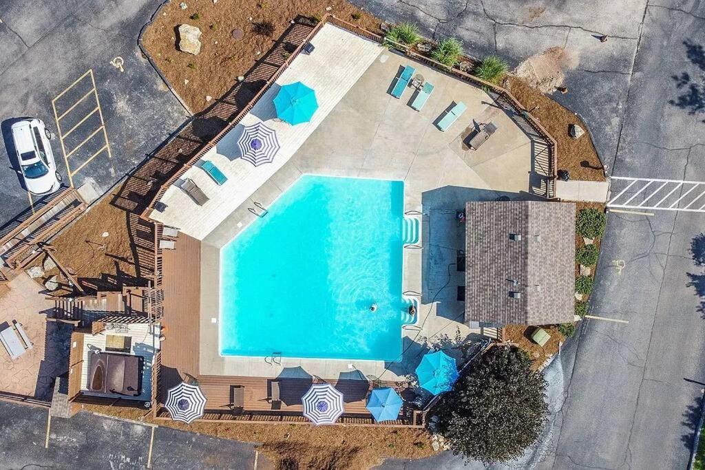 Modern Comfort: Updated Cozy Condo In Indian Point Branson Esterno foto