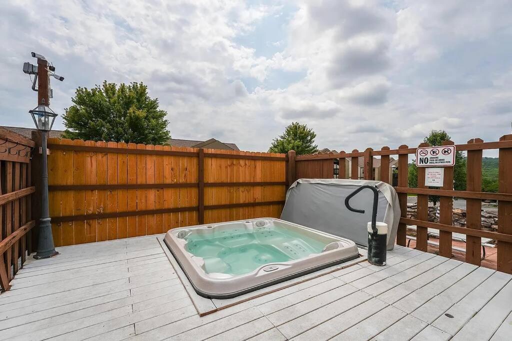 Modern Comfort: Updated Cozy Condo In Indian Point Branson Esterno foto