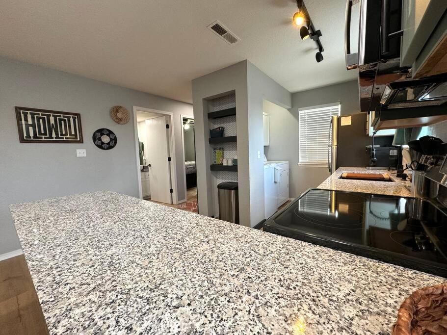 Modern Comfort: Updated Cozy Condo In Indian Point Branson Esterno foto