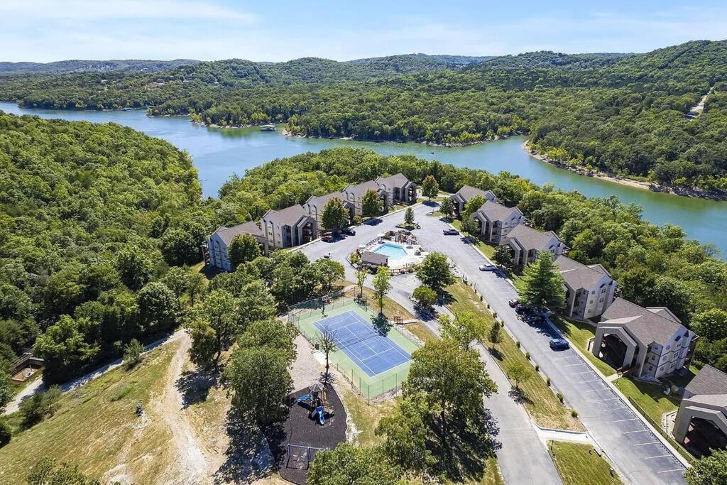 Modern Comfort: Updated Cozy Condo In Indian Point Branson Esterno foto