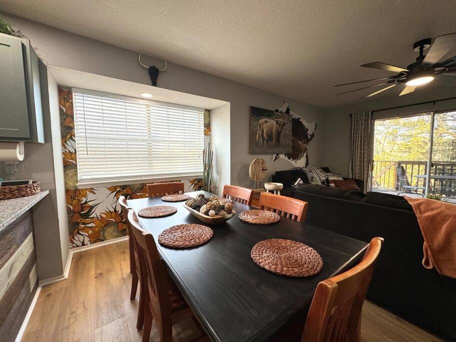 Modern Comfort: Updated Cozy Condo In Indian Point Branson Esterno foto