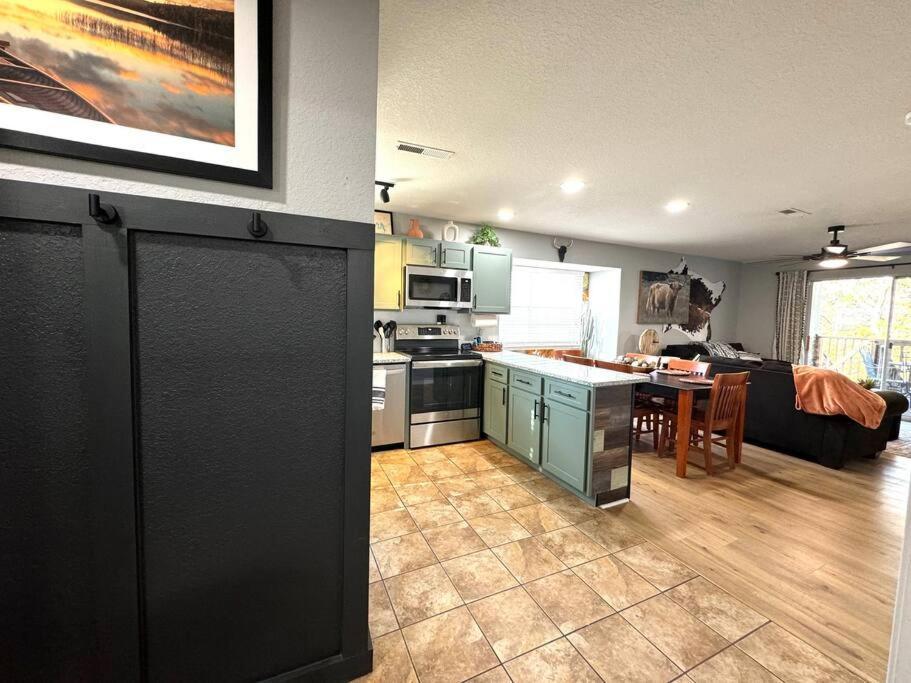 Modern Comfort: Updated Cozy Condo In Indian Point Branson Esterno foto